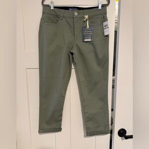 NWT Democracy Ab-Solution Ankle Skimmer, Deep Seagrass